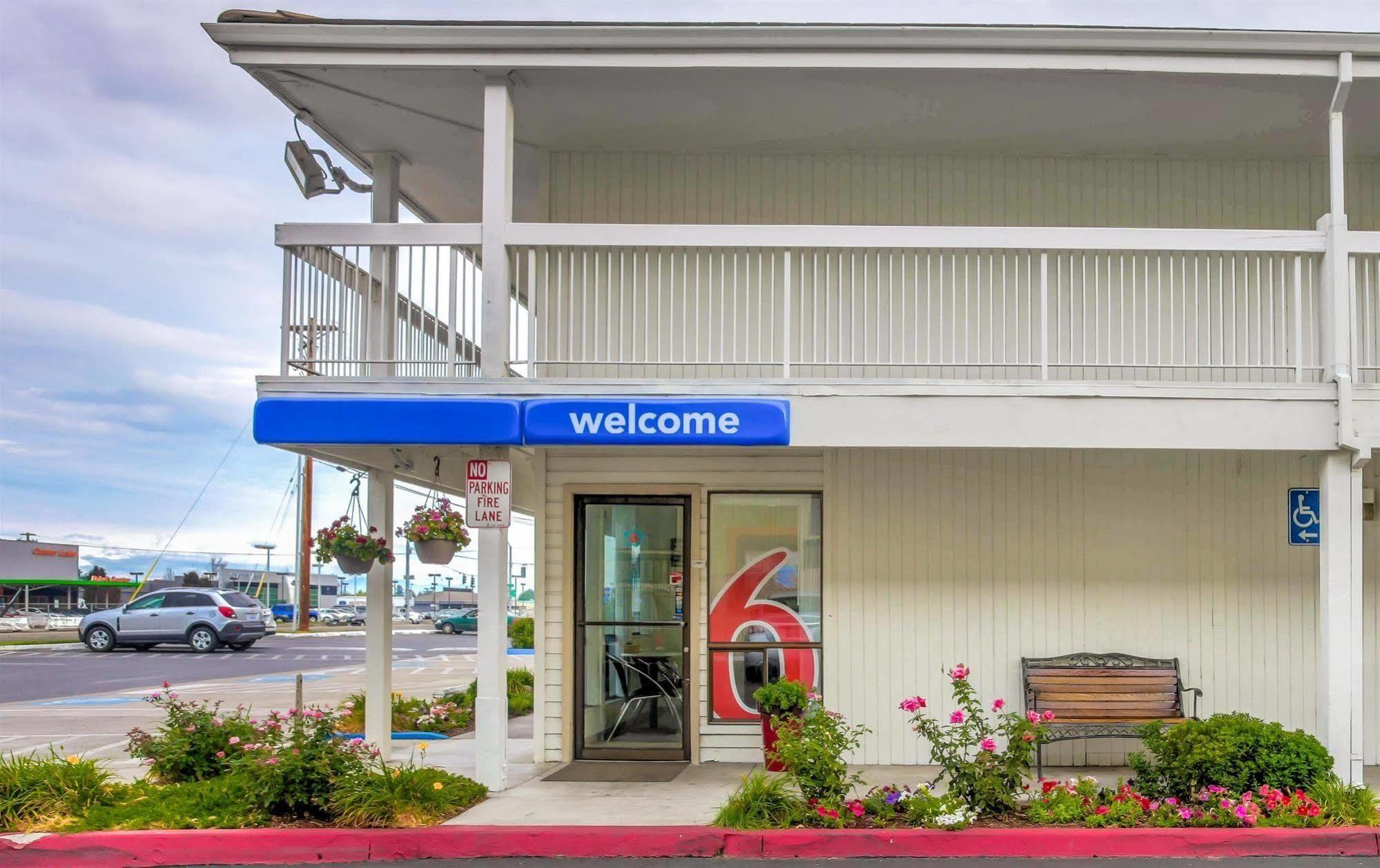 Motel 6-Medford, Or - North ภายนอก รูปภาพ